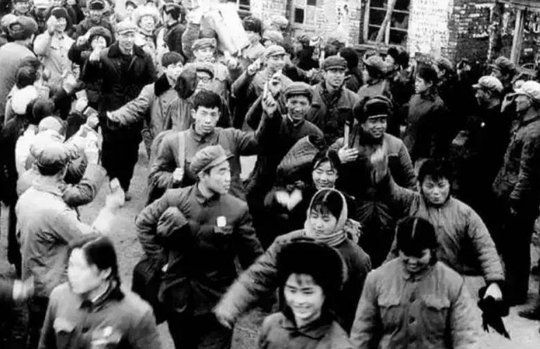 1955年新中国首例刑场改判事件死刑犯不吃断头饭保住性命