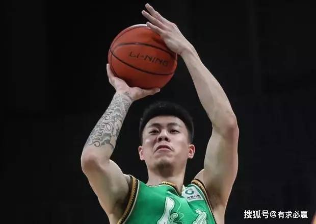 总决赛预演!辽宁横扫新疆稳居第一,张镇麟末节4记三分赵继伟12 13_比