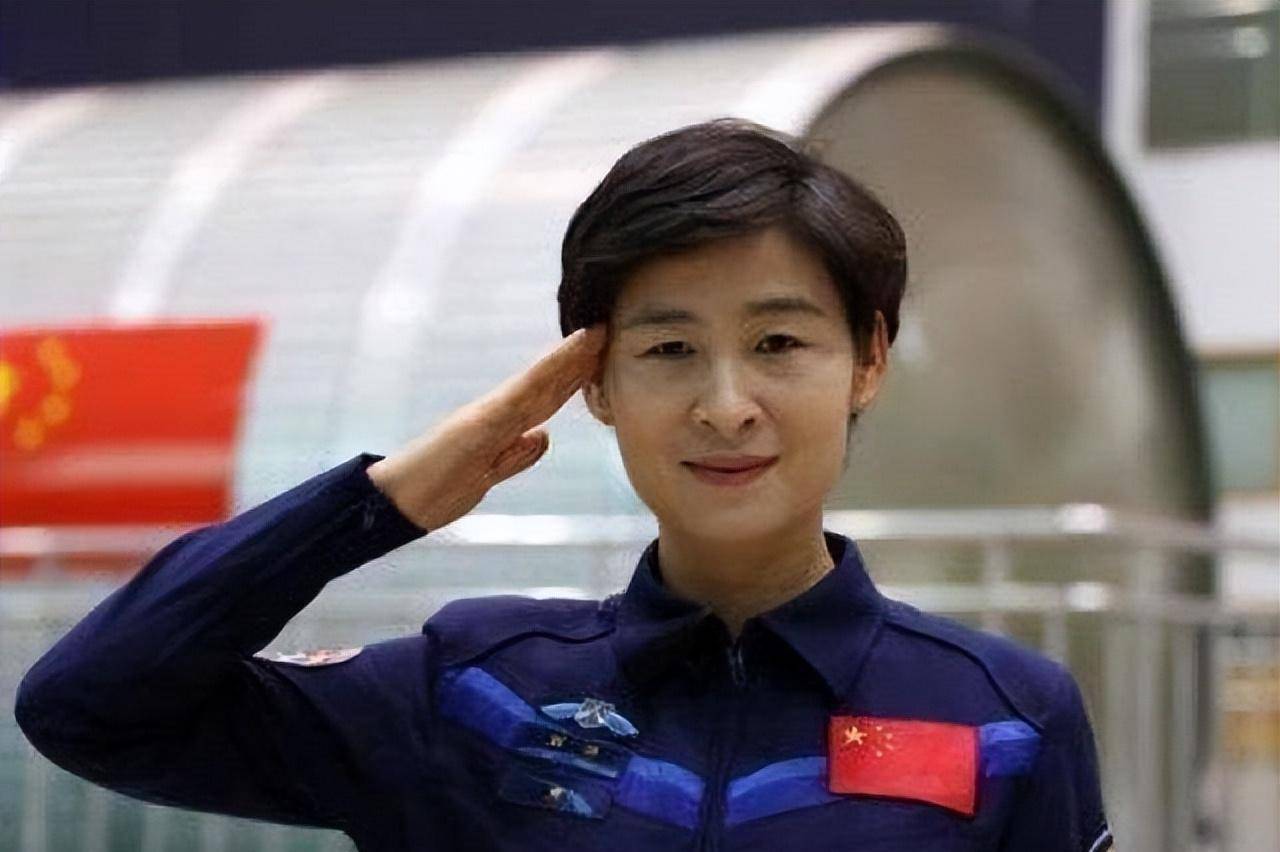 原创中国首位女宇航员刘洋返回地球后为爱隐退如今家庭事业双丰收