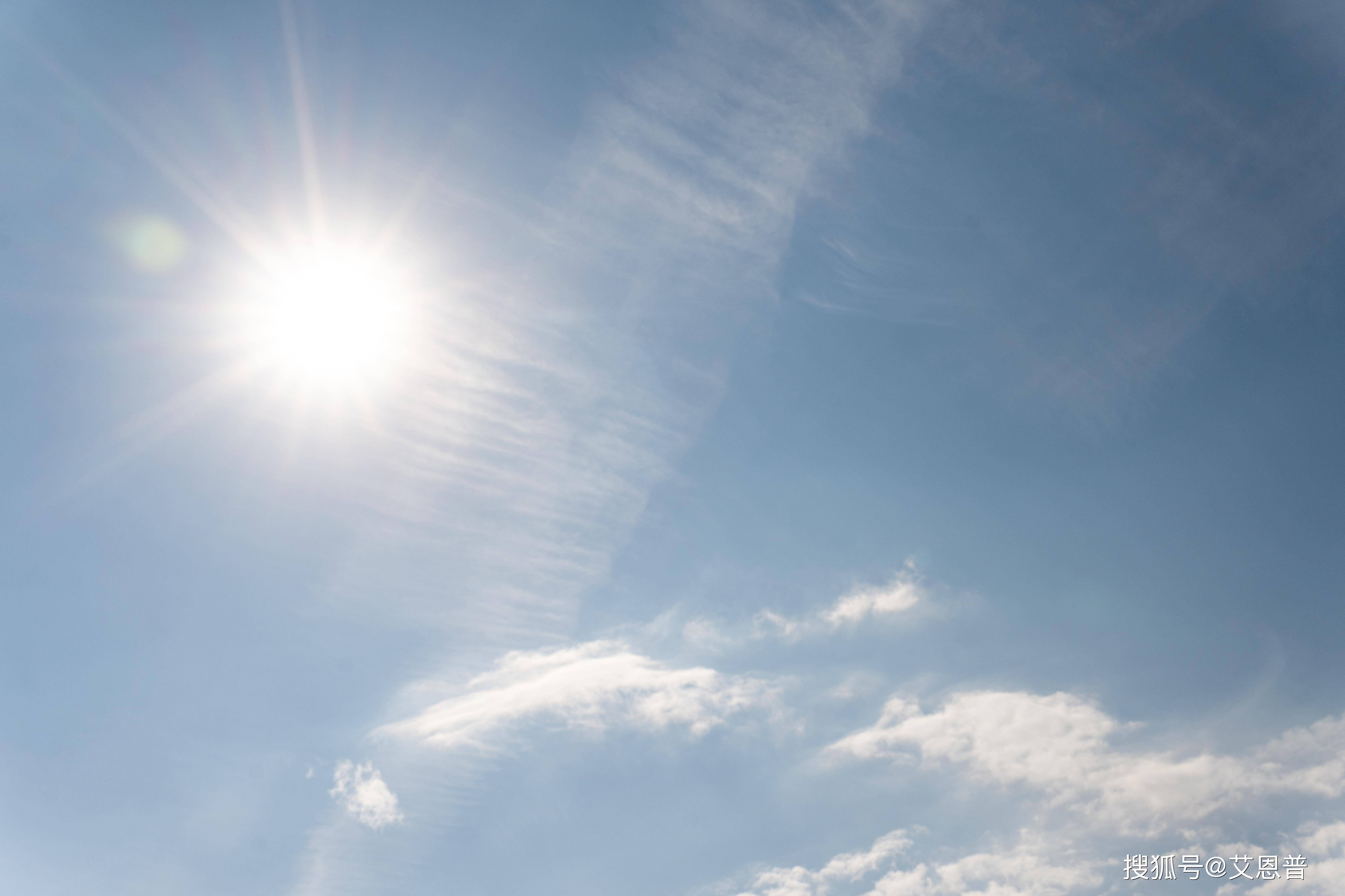 太阳辐射和雷电:紫外线和雷电本身带有巨大的能量,能够使空气发生电离