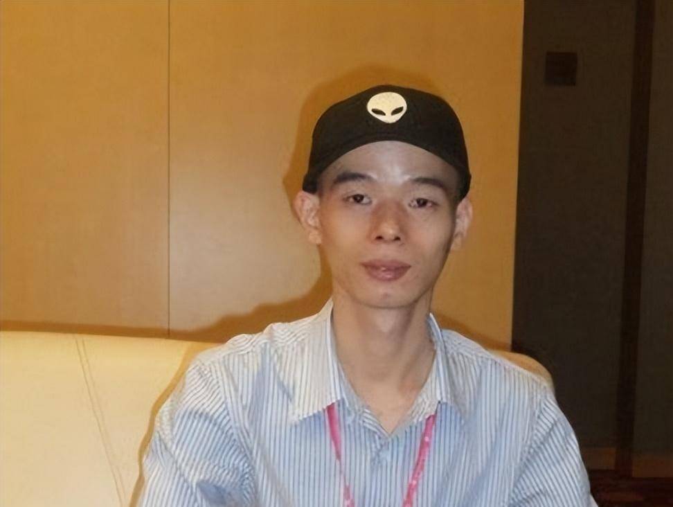 在这紧要关头,中国为数不多的网络高手们挺身而出,其中就包括林勇.