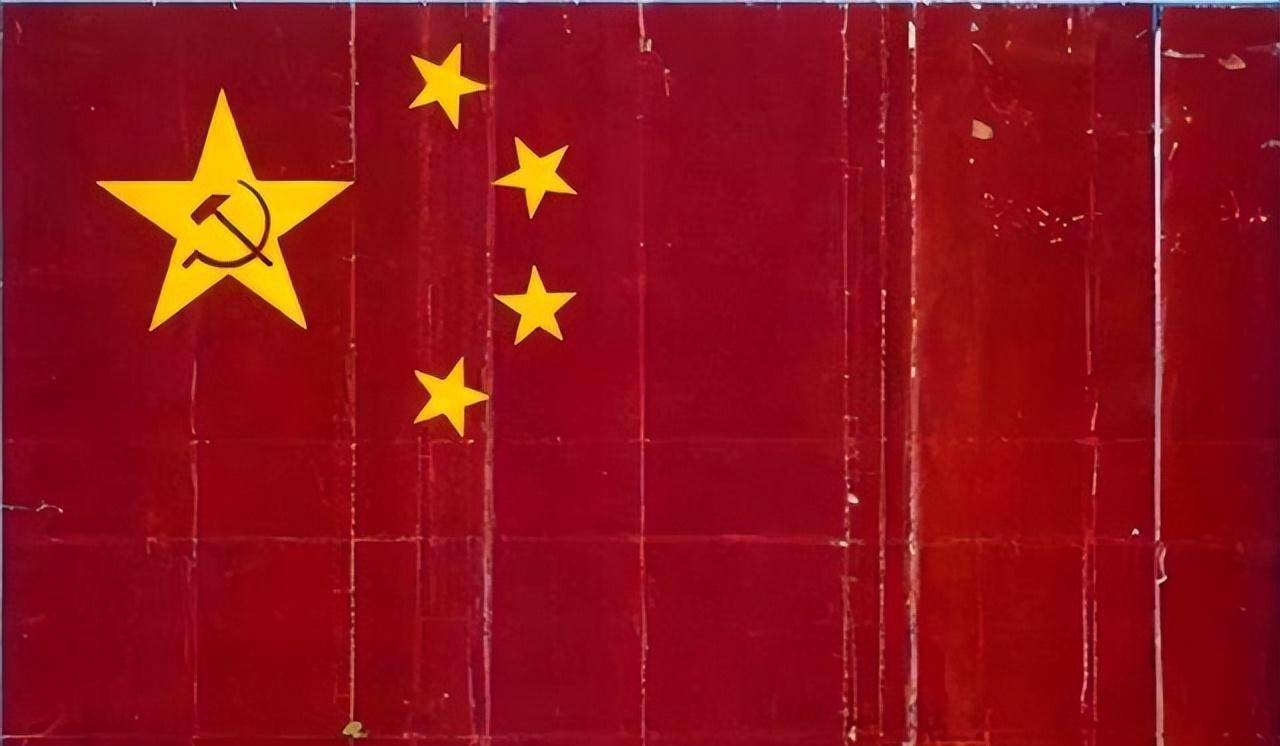 原创当年五星红旗仅5票三号作品得了342票为何最终选择五星红旗