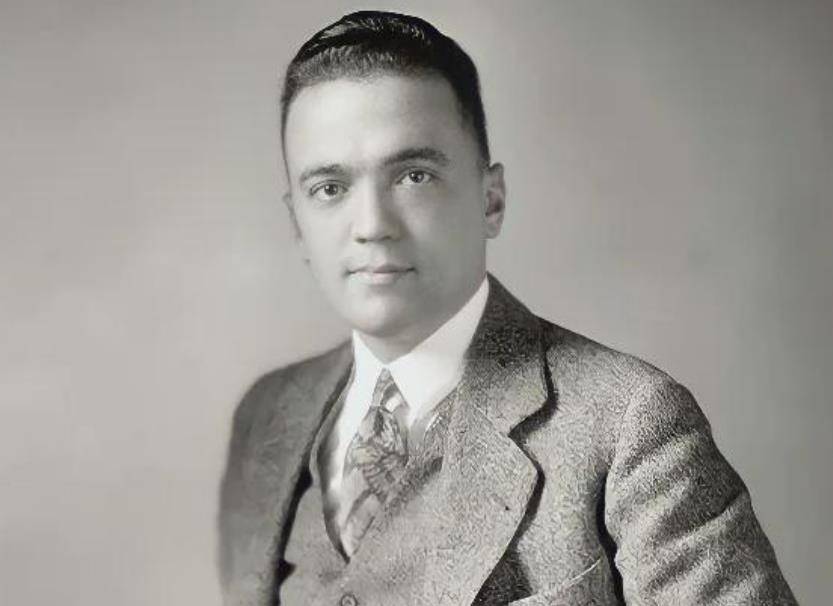 原创美国白道枭雄胡佛统领fbi48年手握无数把柄