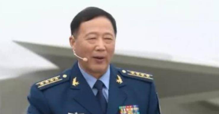 李振波在空降兵研究所担任所长的于亚宾曾说:空降兵吸取了十五人跳伞