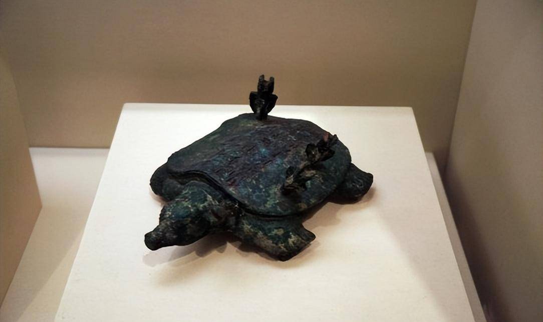 2003年河南老农钓到一只"乌龟",背上插4支箭,估值超过18亿_青铜_老伯