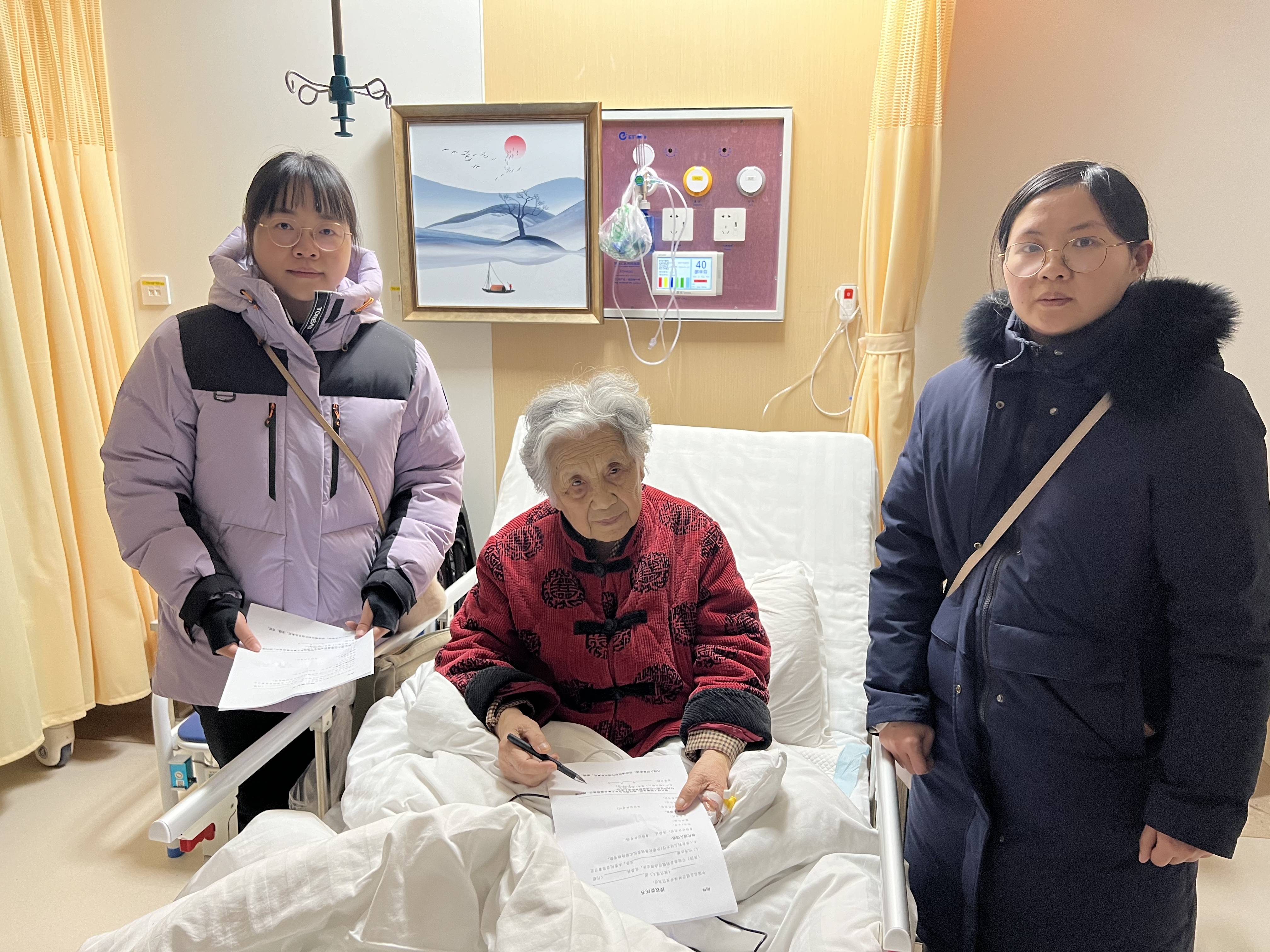 西苑医院老年人看病代挂号独居患者有人陪伴,就医不再孤单的简单介绍 西苑医院老年人看病代挂号独居患者有人陪伴,就医不再孤单的简单介绍