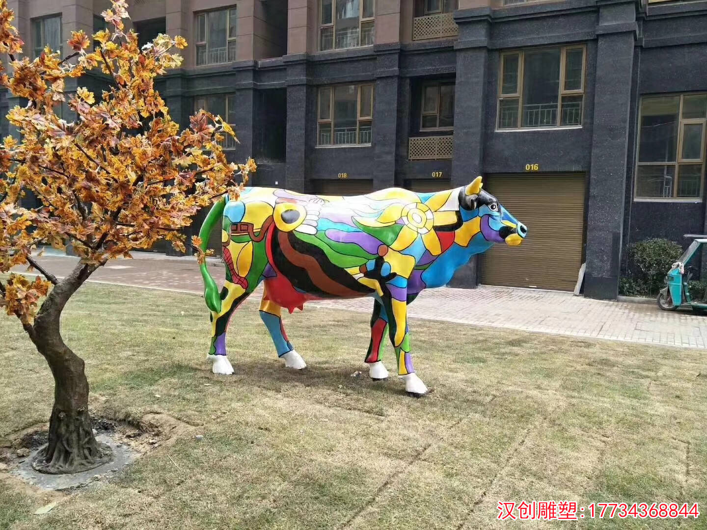 玻璃钢彩绘动物牛雕塑动物景观装饰摆件雕塑