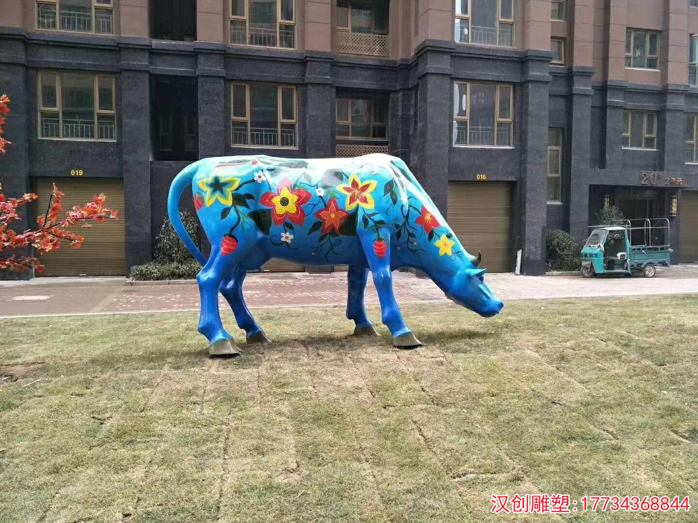 玻璃钢彩绘动物牛雕塑动物景观装饰摆件雕塑