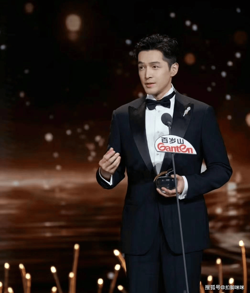 原创张雨绮深v秀出爆辣身材吊打一众女星胡歌颜值依旧抗打易烊千玺帅