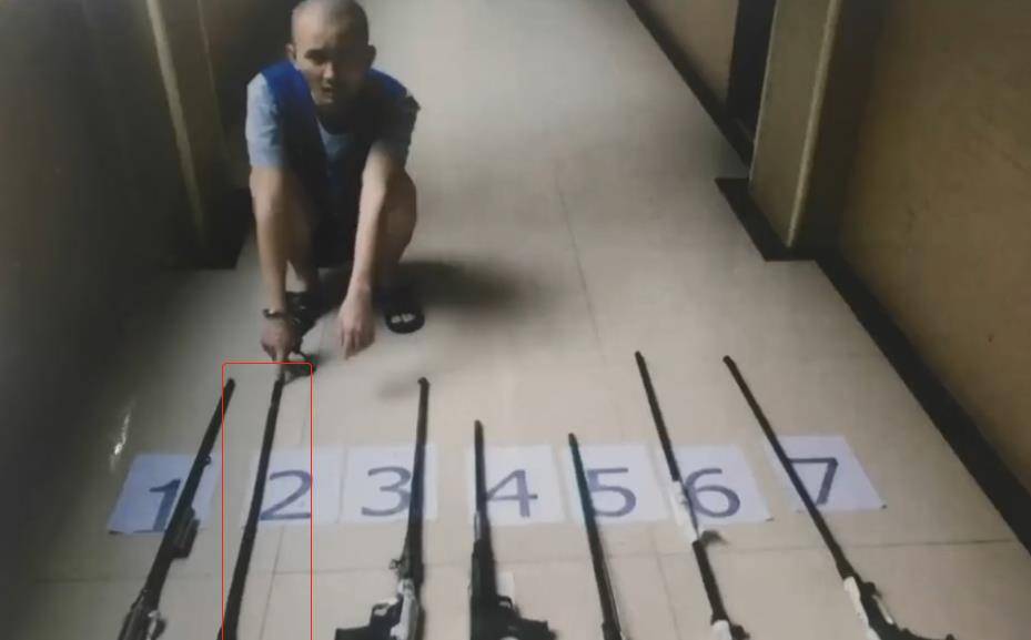 原创2019年小伙洗澡2小时父亲不满催促后他竟对着父亲连开2枪