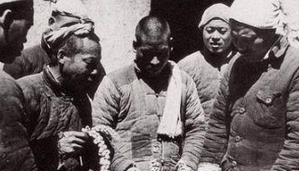 原创保密局少将潜入起义部队当营长却被伙夫告发搜出十九个特务