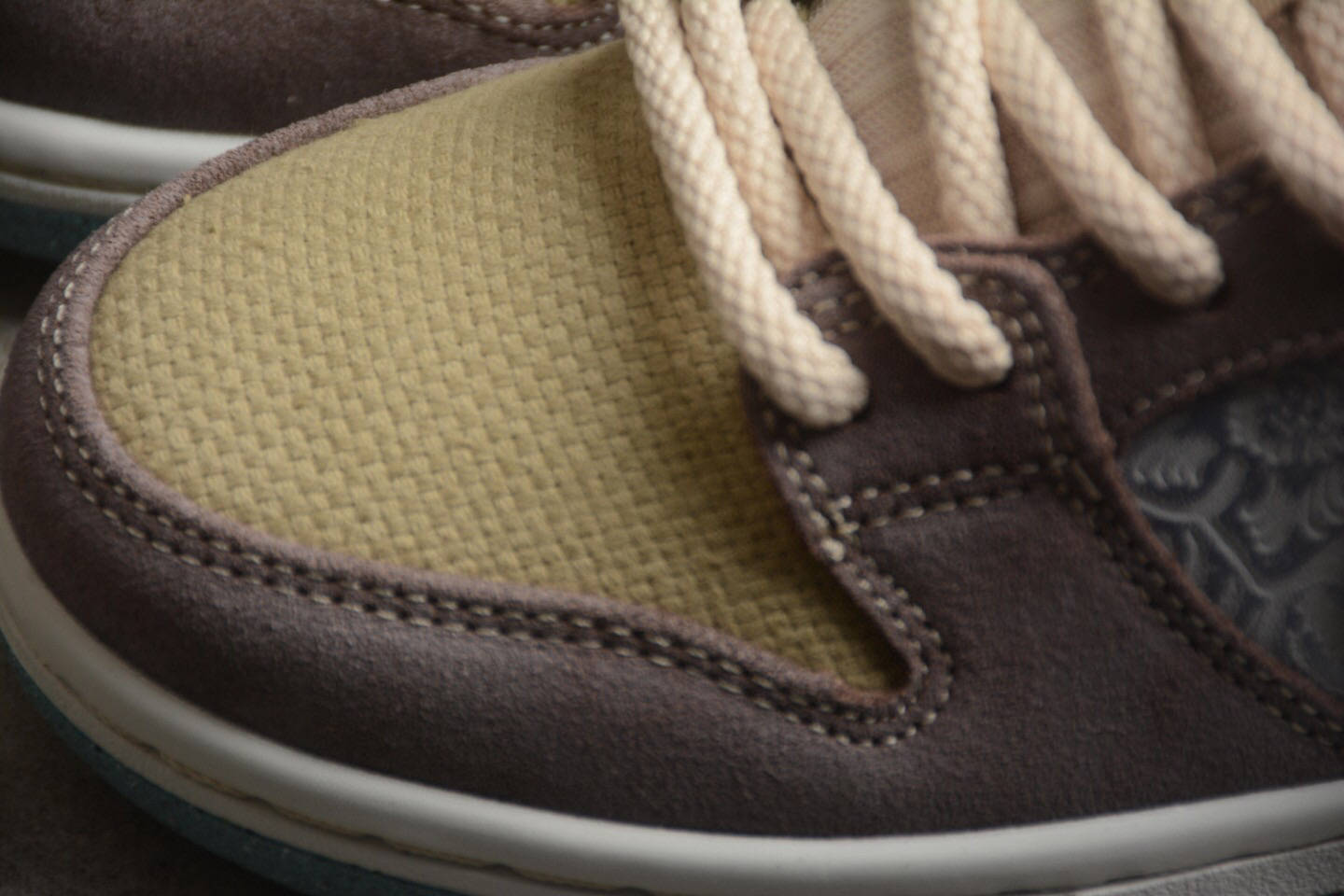 耐克nikesbdunklowbigmoneysavings浮雕元素低帮板鞋