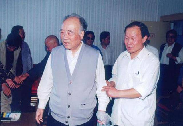 莫言一位获得了诺贝尔文学奖的名人为何屡受黑粉待见