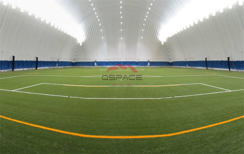 气膜室内足球馆价格究竟是多少