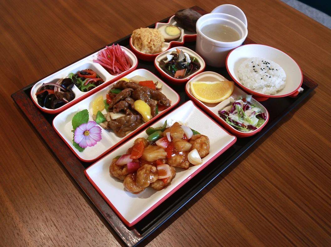 营养套餐用餐外及前来探访的亲友提供悦享汇餐厅除为家人满足爸妈的