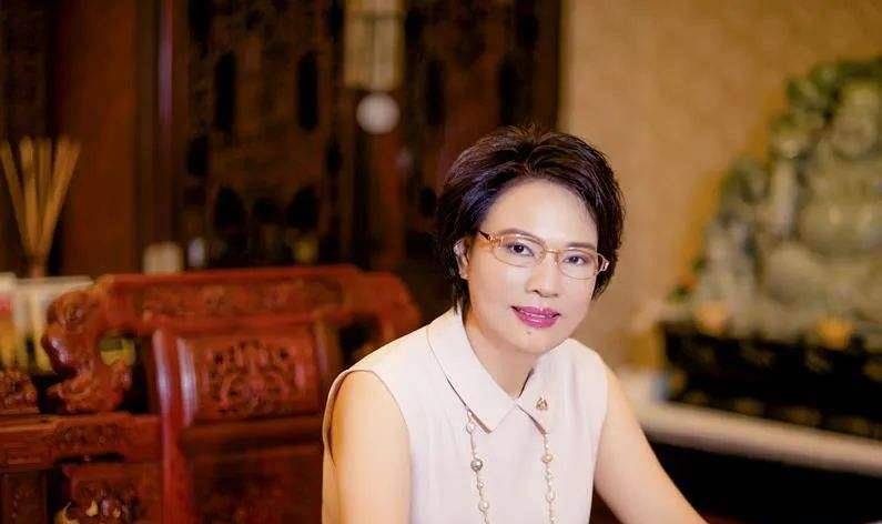 原创商界女强人周晓光从女首富到800亿资产归零她经历了什么