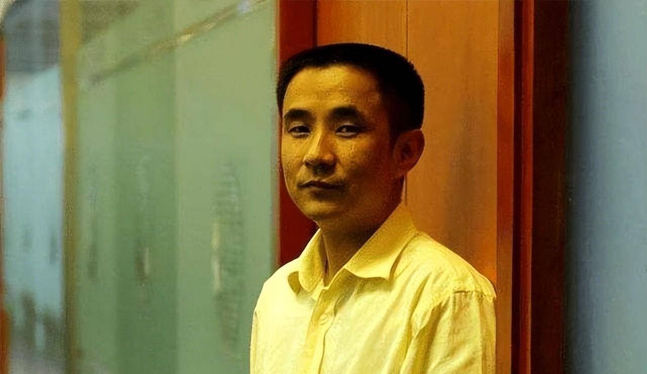 欠下800亿,套现61亿带女星出逃,父亲去世都不回来_王永红_北京_房地产