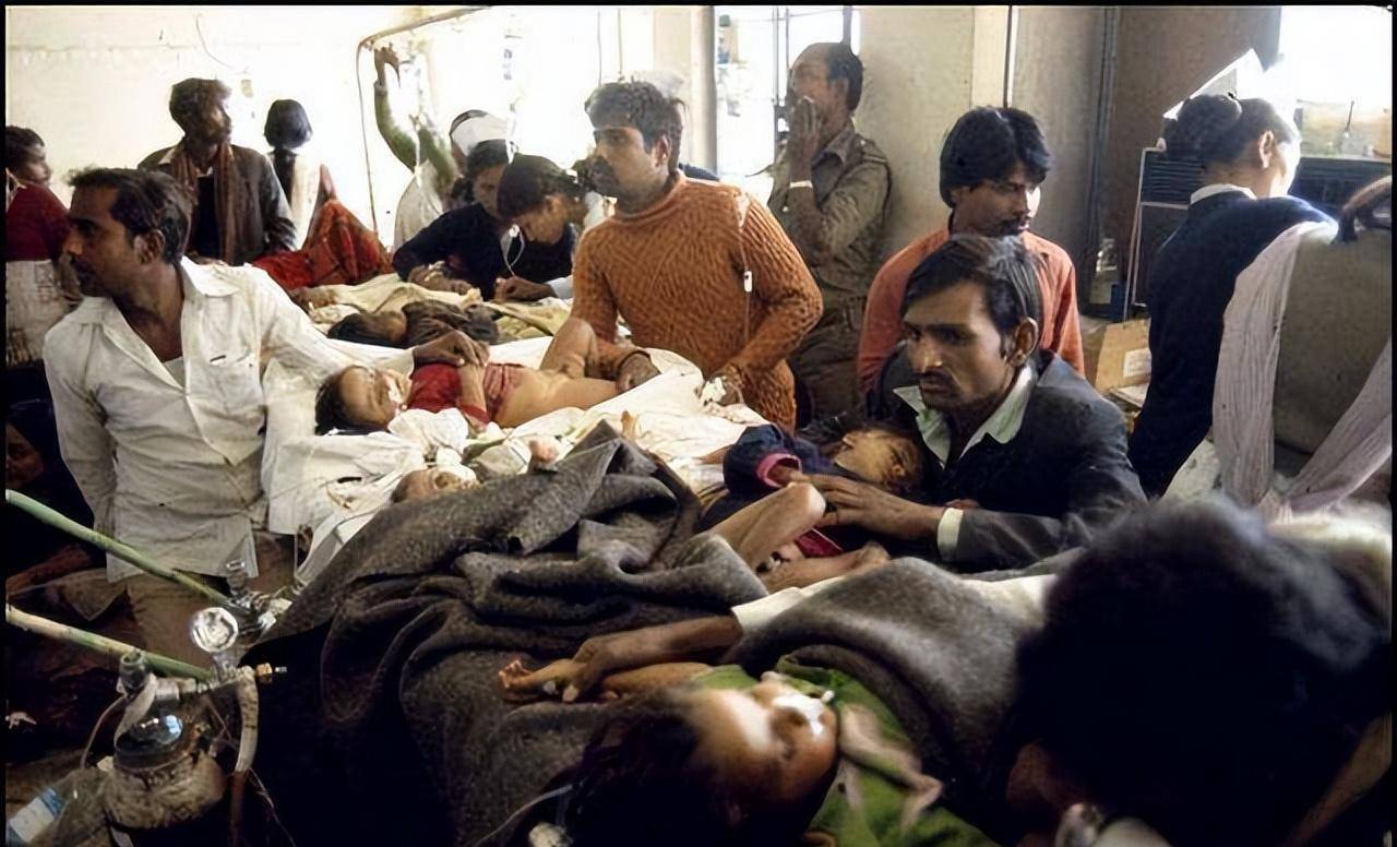 5亿_毒气_瞬间_泄漏