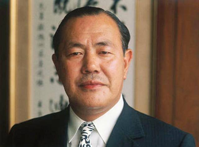 朴正熙妻子46年前遇刺身亡全过程,凶徒连开五枪本想杀朴正熙_陆英修