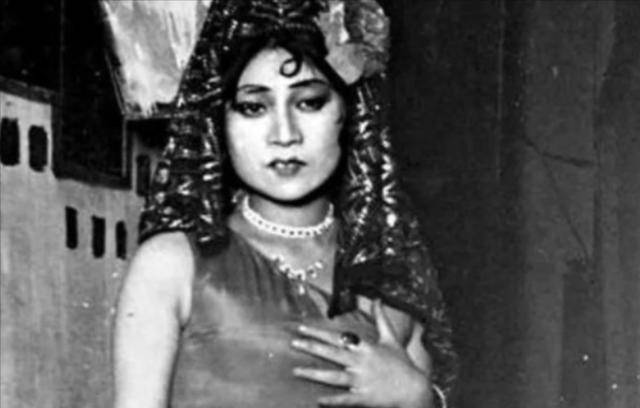 后来,俞珊捧着头颅亲吻的剧照,更是因为传播范围广,影响力大,而成为