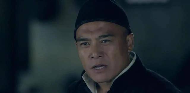 ""我刚进去买烟的时候,把人交给你了呀!"张永顺顿时气粗起来.