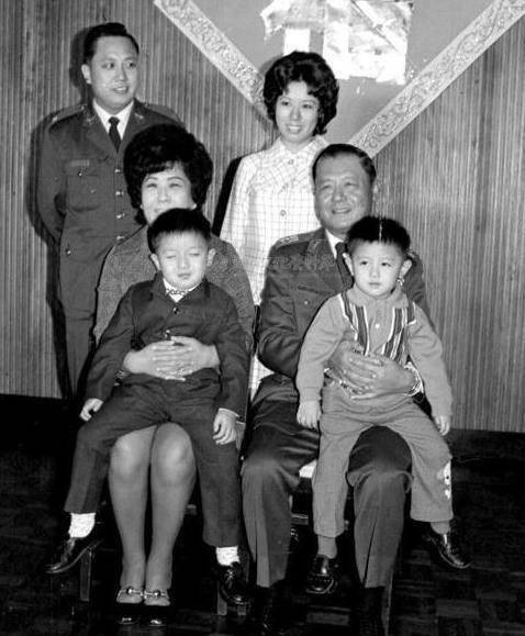 叛逃,同机的廉宝生被定为"叛徒",家属坚称他是烈士_大陆_台湾_李才旺