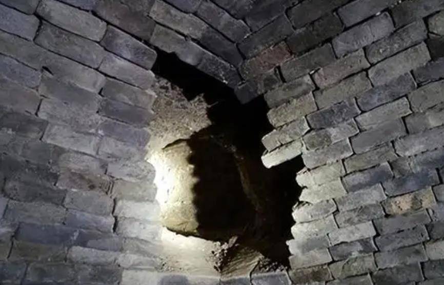 原创刘文彩的墓被称独虎挂印入土十年被掘墓守墓人4天后去世