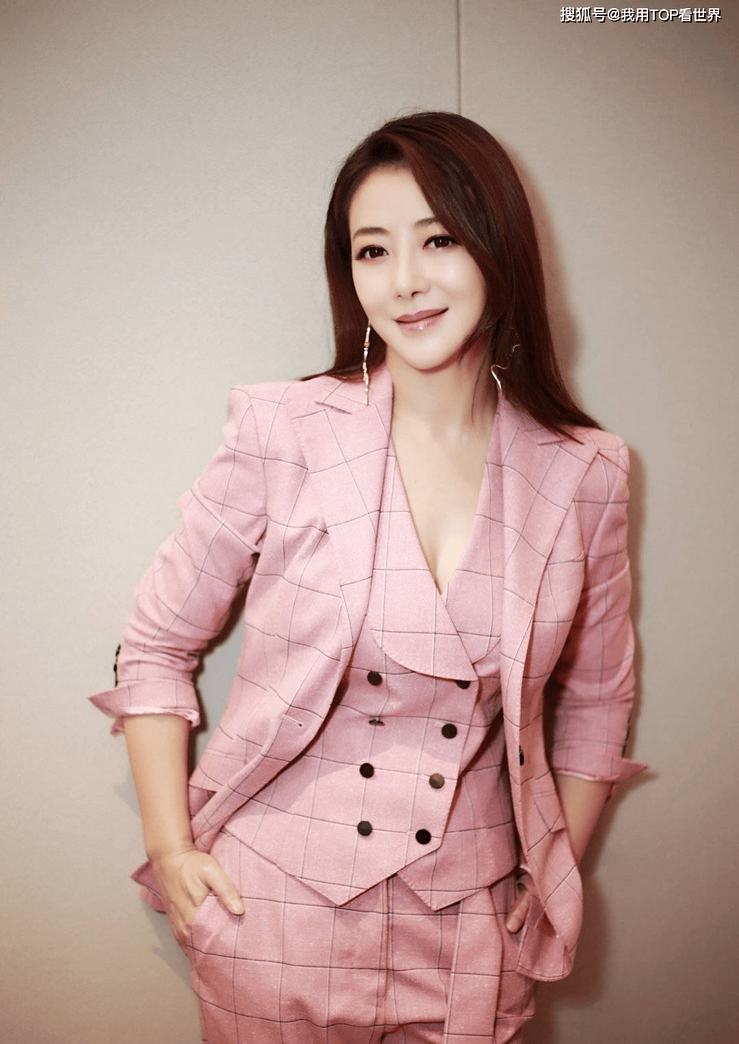 原创独具魅力的陈紫函最新写真大片释放饱满韵味引爆视觉盛宴