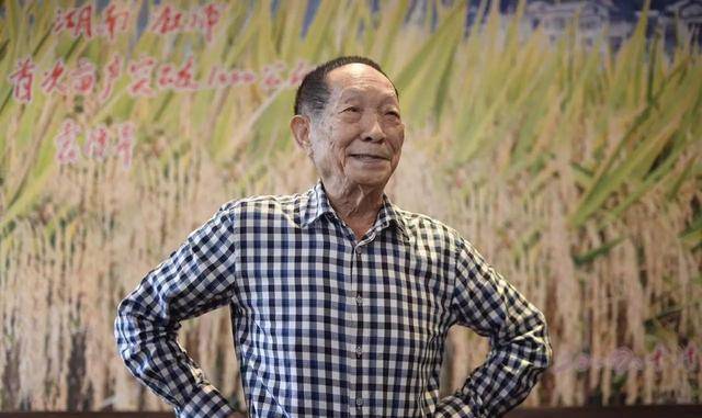 91岁袁隆平逝世穿35元的衣服让8亿人吃饱饭这才是民族脊梁