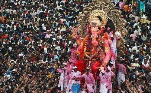 其源头有两个:一是起源于当时进入印度的雅利安人的吠陀教;一是源自