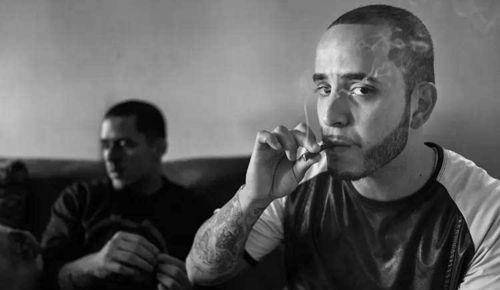 打击性侵女囚,晚上却给女囚拍裸照_囚犯_查尔斯·罗伯森_德克萨斯州