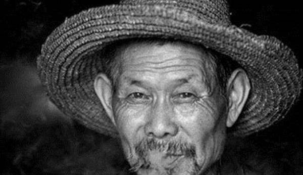 老汉在深山"登基称帝",并设后宫,9年内纳妃55人_丁兴来_袁世凯_金门