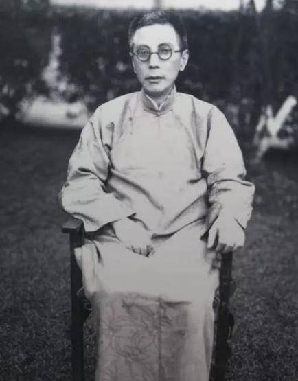 张荔英,张静江与夫人的第四个女儿,可以想到,张荔英的出生,从一开始就