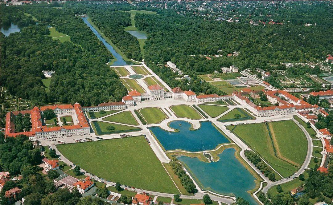 神圣罗马帝国时期福拉尔贝格建筑学校及小型教堂建筑团队的情况