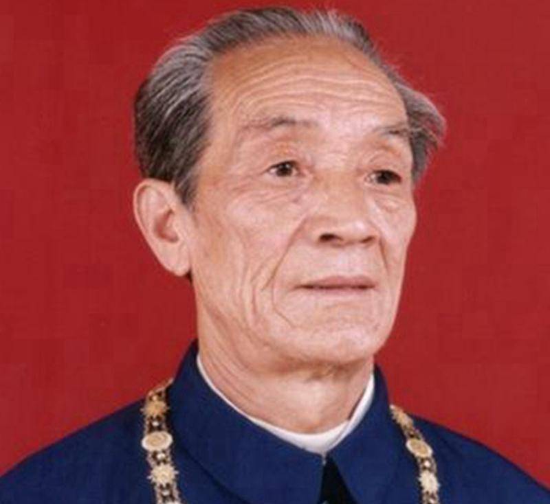 朝鲜的军事博物馆甚至挂起了他的"遗像",十五军的军长秦基伟非常着急