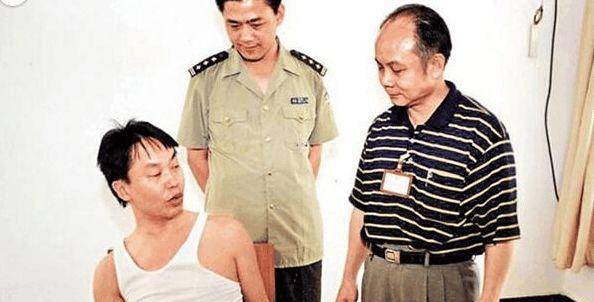 马仔,比两个帮派大哥还狠,作案时有个奇怪的习惯_叶继欢_马尚忠_张子