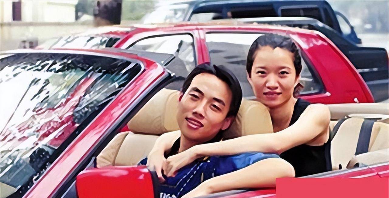 退役后的刘国梁并未离开他最为热爱的乒乓球事业,走马上任中国男子