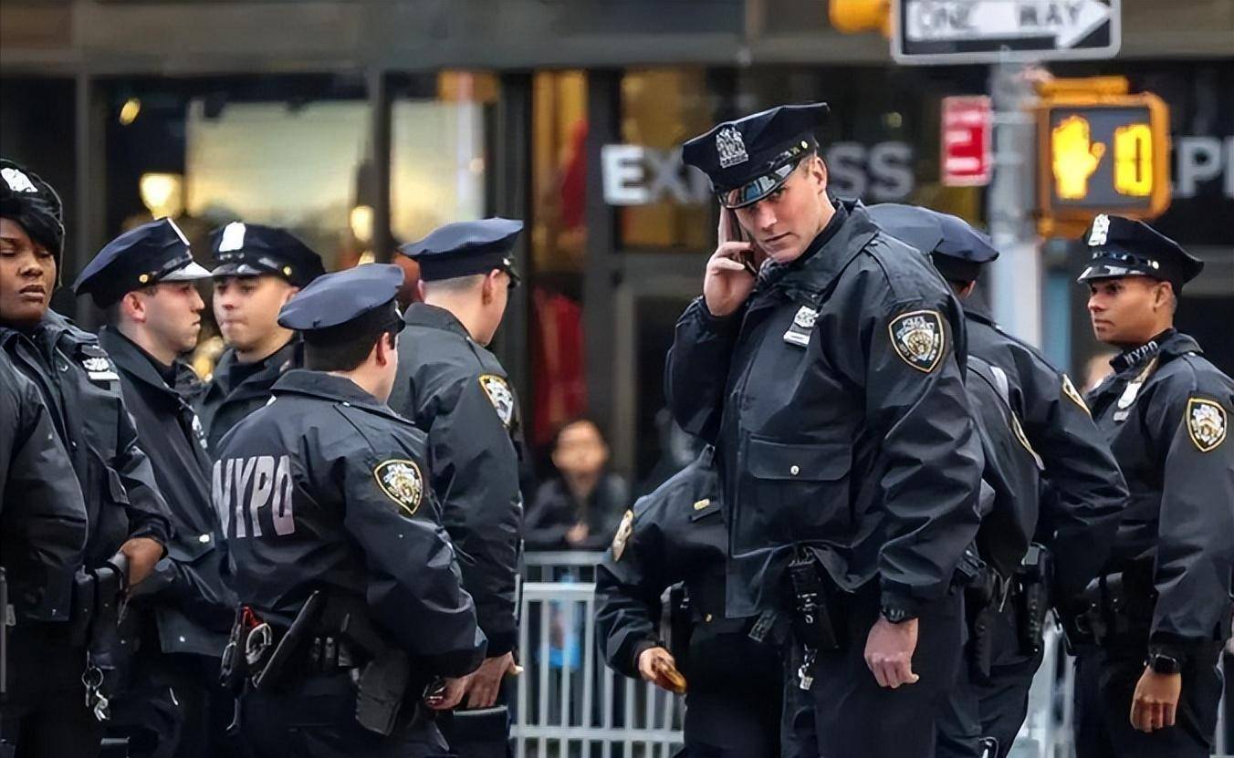 原创原创2022年华裔女博士被9名美国警察枪杀原因竟是拒缴物业费