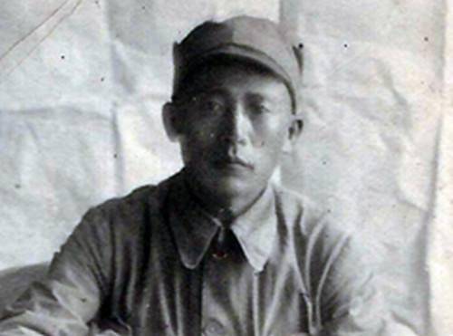 袁克服,参加革命时期很早,早期一直搞农民运动,后参加过黄麻起义.