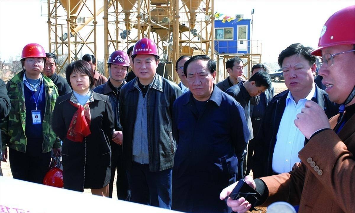 原创"双面"张和:深耕25年升任唐山一把手,受贿数亿,退休后才落马