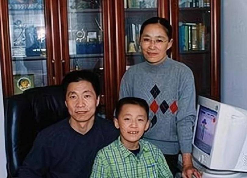 原创杨利伟夫人温柔美丽被婆婆一眼看中如今身负航天重任