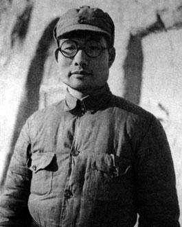 赫赫却险判死刑,功勋卓著22岁中将却为何只升两级_长春_俄国_曾泽生