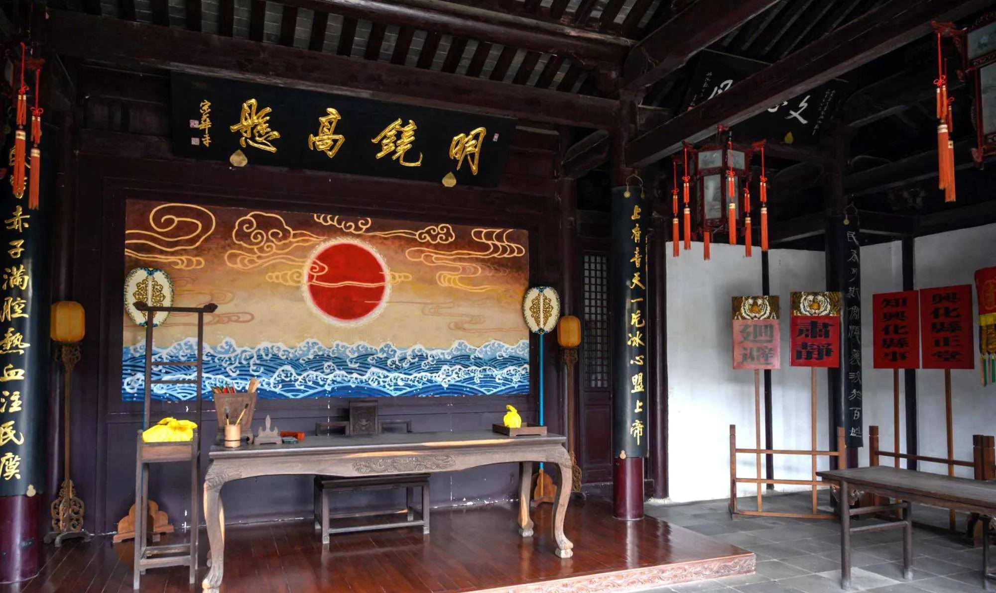 紧接着从中央户部到地方布政使司衙门就有数百人被杀,上千人受到杖刑