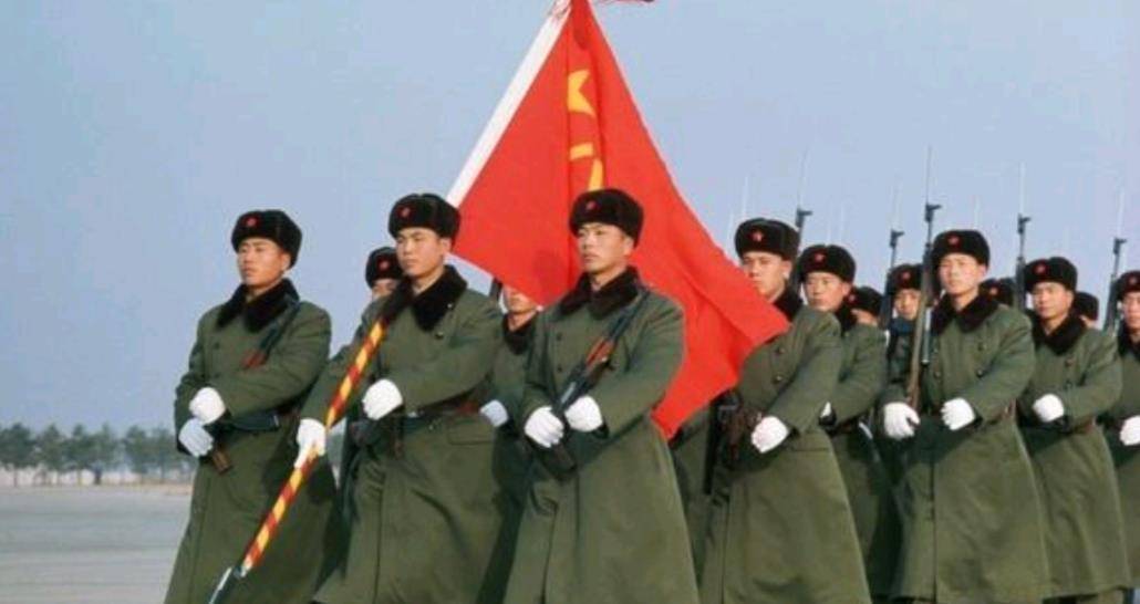 原创原创我国用了100多年的绿色军大衣为何在07年突然不用了