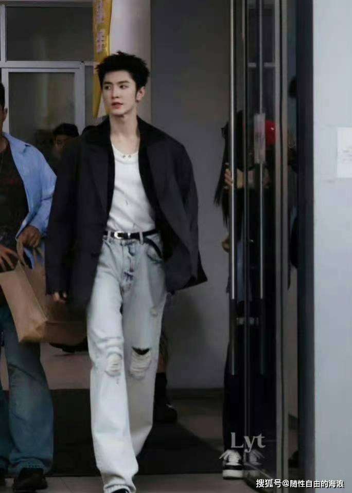 魔方新世界魏大勋刘昊然陈哲远上班路透