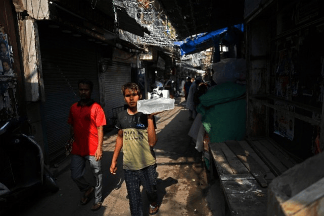 自3月以来印度一邦出现500多例中暑病例2人死亡