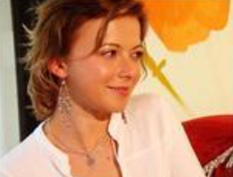 遵照着中国的传统风俗来的,一句话,穆爱华的一家都有着深厚的中国情结