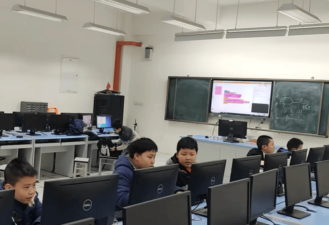 厉害废旧材料手工创作自贡嘉祥学生邓智友欧洋赫等6名同学获国家专利