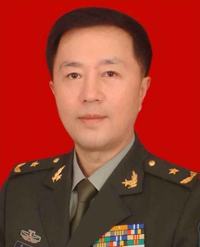 原创秦天上阵前告别父亲可能无法尽孝了秦基伟你这小仗算什么