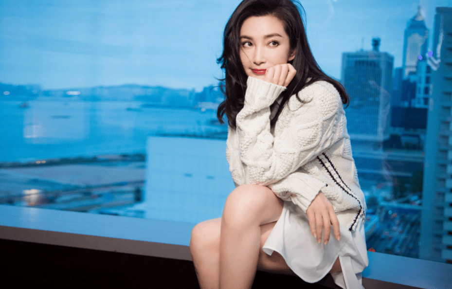 李冰冰:从乡村老师到华谊女星,50岁仍未婚未育,过得怎么样?